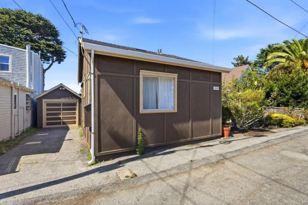 468 Donaldson Avenue Pacifica, CA 94044