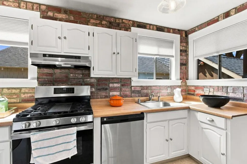 468 Donaldson Avenue Pacifica, CA 94044