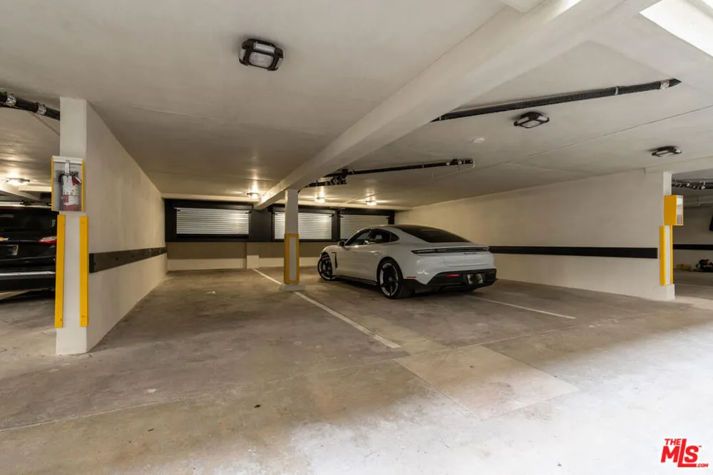 1262 Sweetzer Avenue #109 West Hollywood, CA 90069
