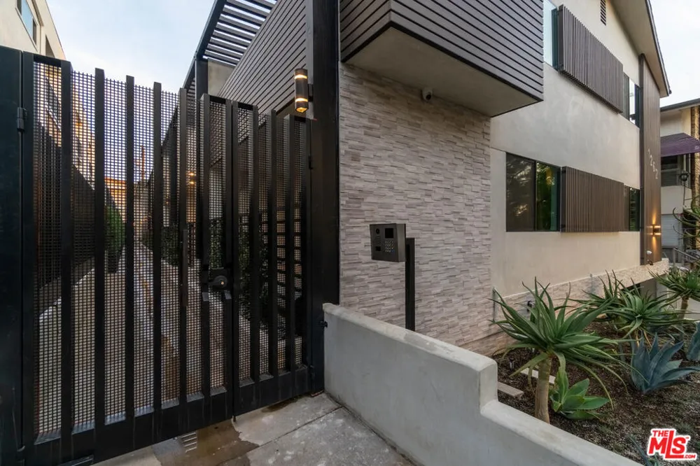 1262 Sweetzer Avenue #109 West Hollywood, CA 90069