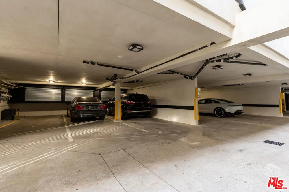 1262 Sweetzer Avenue #109 West Hollywood, CA 90069