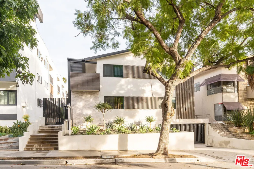 1262 Sweetzer Avenue #109 West Hollywood, CA 90069