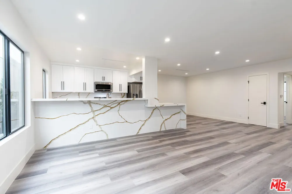 1262 Sweetzer Avenue #109 West Hollywood, CA 90069