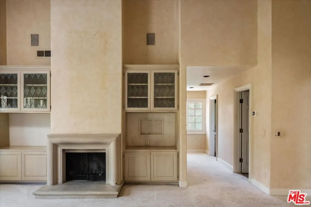 2573 Benedict Canyon Drive Los Angeles, CA 90210
