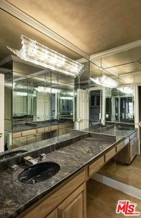 2573 Benedict Canyon Drive Los Angeles, CA 90210