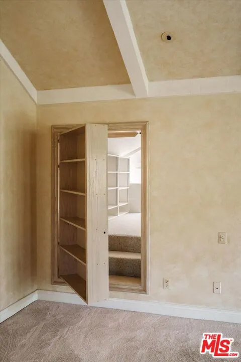 2573 Benedict Canyon Drive Los Angeles, CA 90210