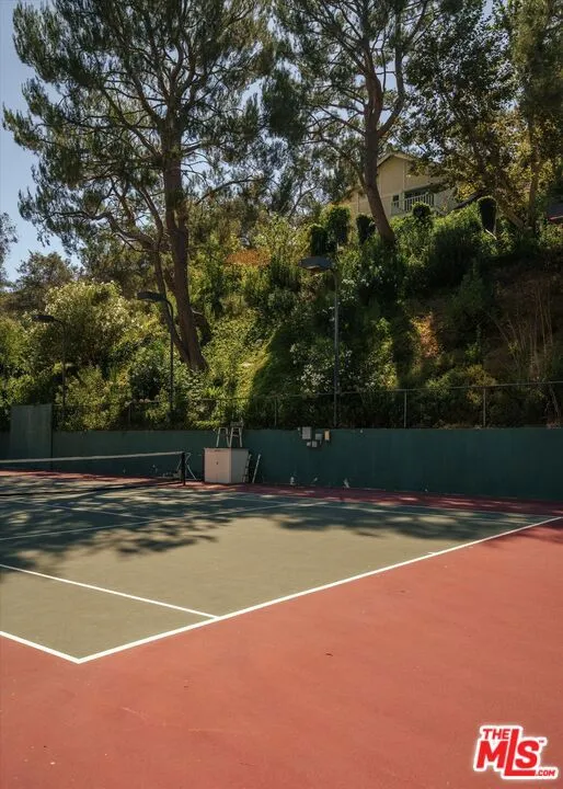 2573 Benedict Canyon Drive Los Angeles, CA 90210