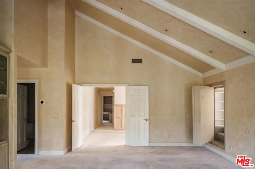 2573 Benedict Canyon Drive Los Angeles, CA 90210