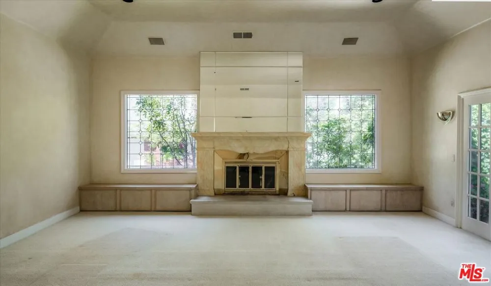 2573 Benedict Canyon Drive Los Angeles, CA 90210