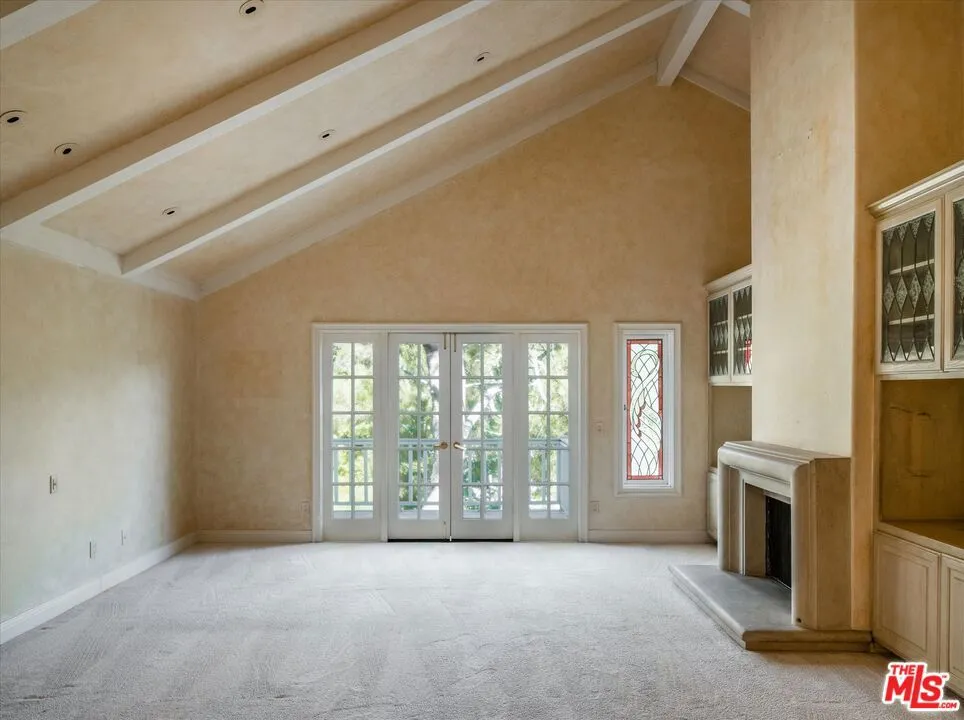 2573 Benedict Canyon Drive Los Angeles, CA 90210