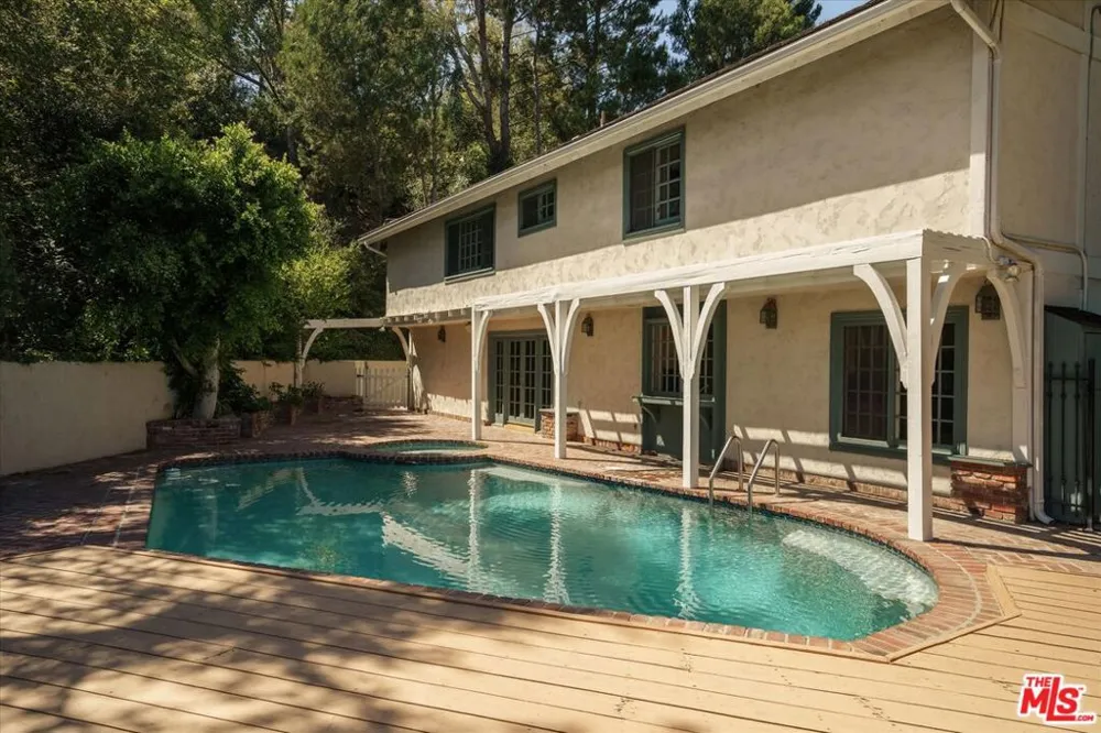 2573 Benedict Canyon Drive Los Angeles, CA 90210
