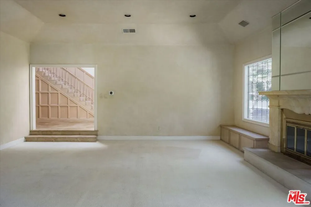 2573 Benedict Canyon Drive Los Angeles, CA 90210