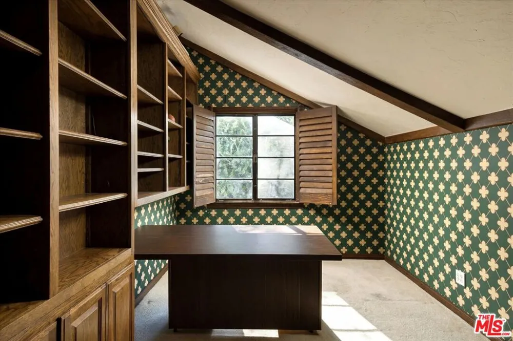 2573 Benedict Canyon Drive Los Angeles, CA 90210
