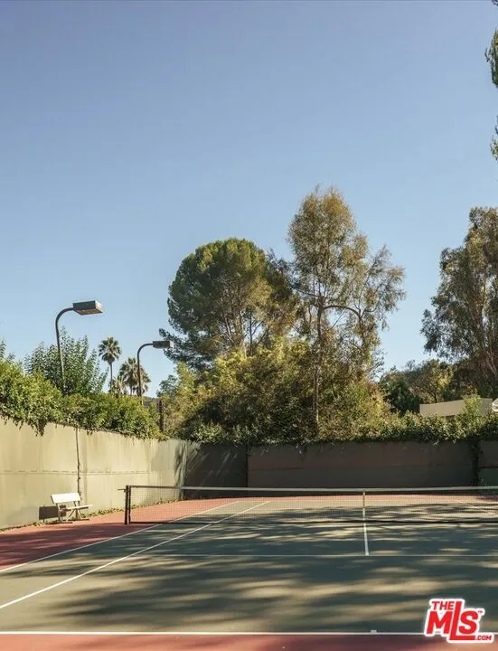 2573 Benedict Canyon Drive Los Angeles, CA 90210