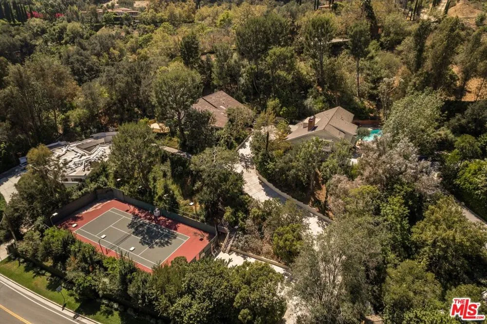 2573 Benedict Canyon Drive Los Angeles, CA 90210