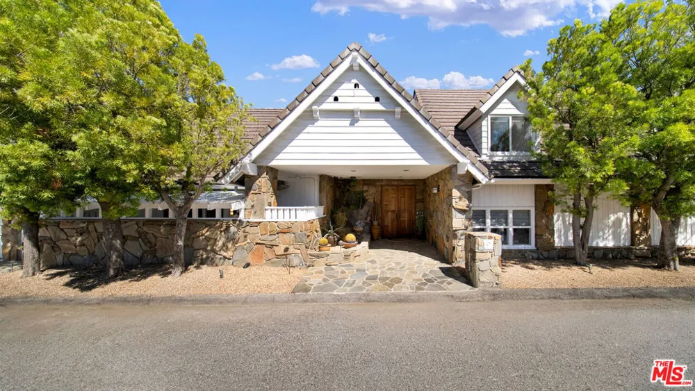 2312 Kimridge Road Beverly Hills, CA 90210