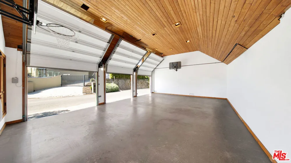 2312 Kimridge Road Beverly Hills, CA 90210