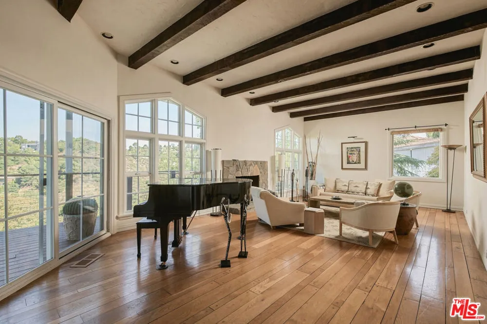 2312 Kimridge Road Beverly Hills, CA 90210