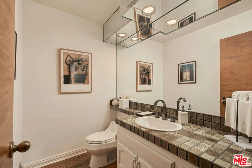 2312 Kimridge Road Beverly Hills, CA 90210