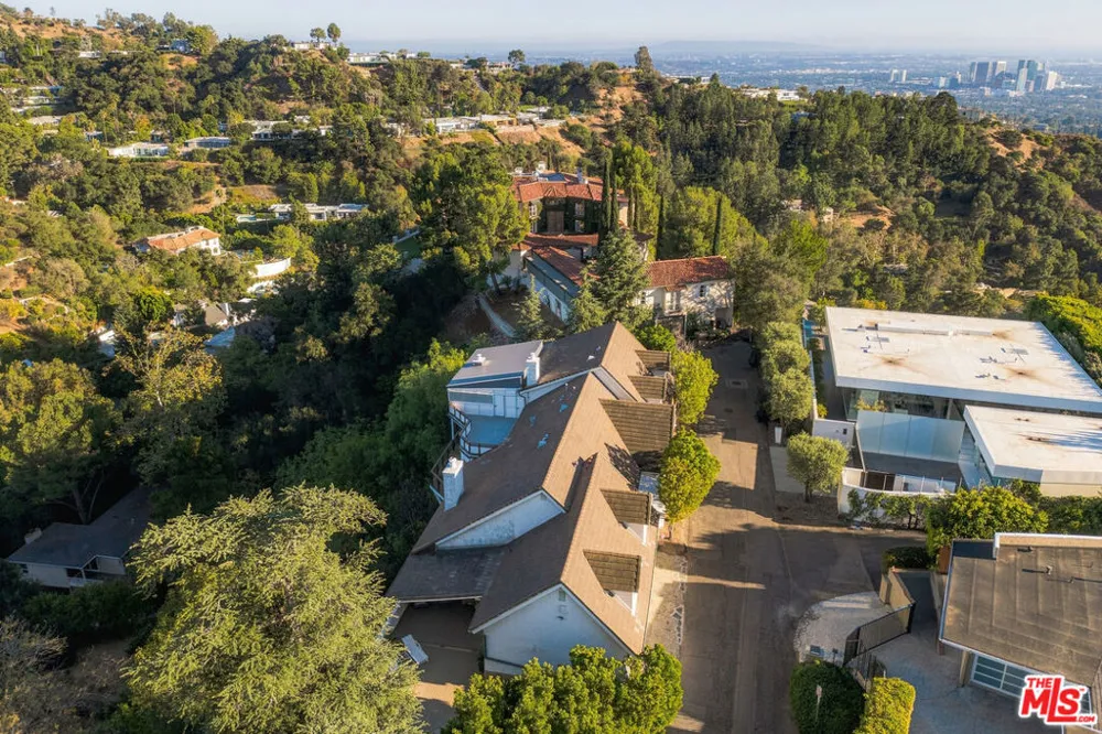 2312 Kimridge Road Beverly Hills, CA 90210