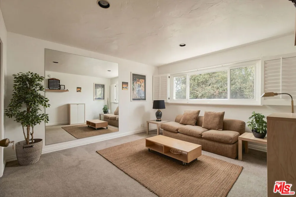 2312 Kimridge Road Beverly Hills, CA 90210