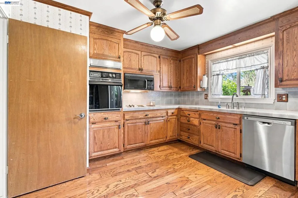 1064 Batavia Avenue Livermore, CA 94550