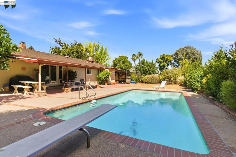 1064 Batavia Avenue Livermore, CA 94550