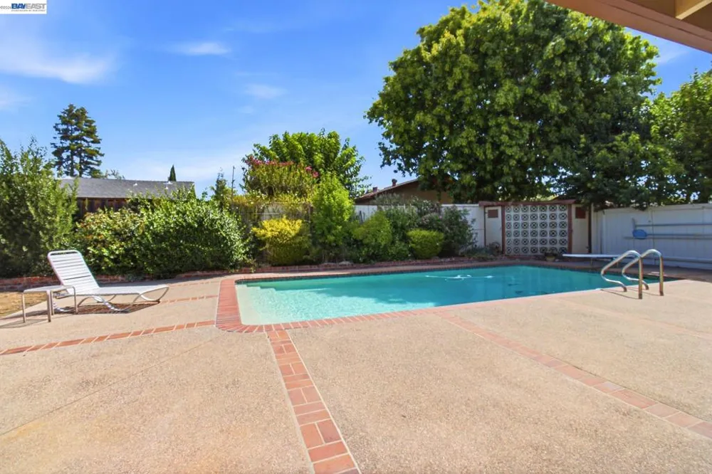 1064 Batavia Avenue Livermore, CA 94550