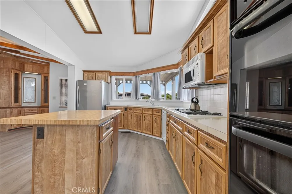 564 De Soto Drive Hemet, CA 92543