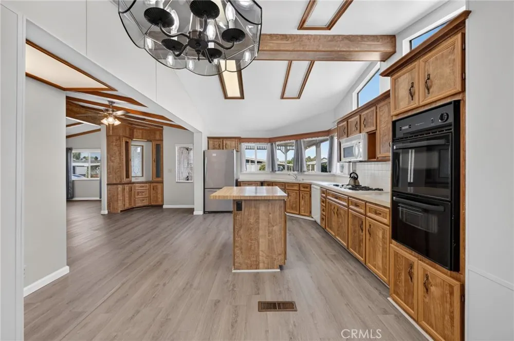 564 De Soto Drive Hemet, CA 92543