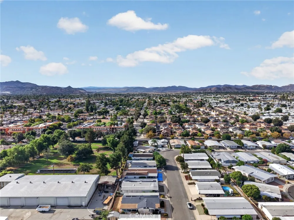 564 De Soto Drive Hemet, CA 92543
