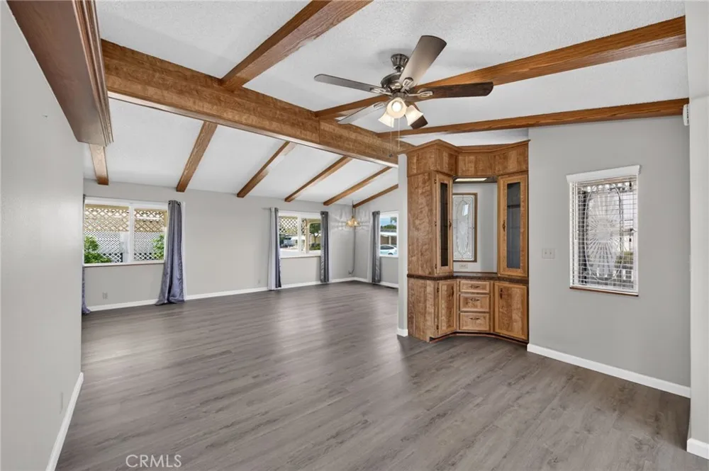 564 De Soto Drive Hemet, CA 92543