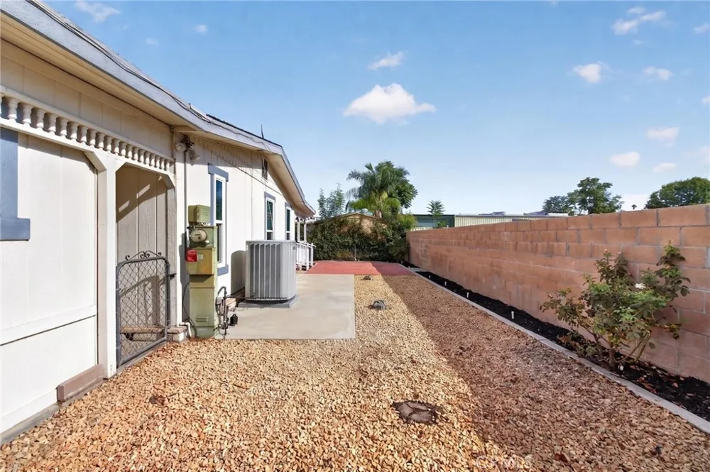 564 De Soto Drive Hemet, CA 92543