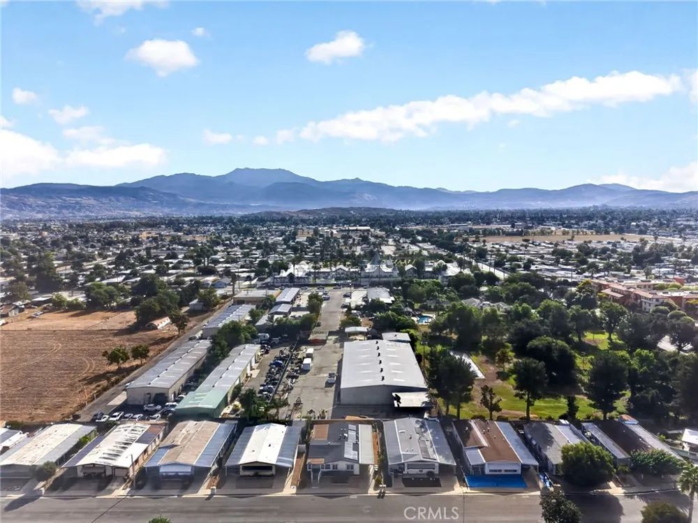 564 De Soto Drive Hemet, CA 92543