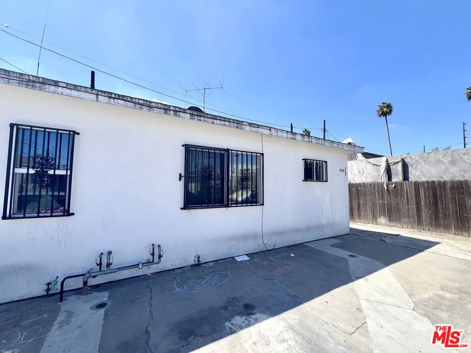 446 W 88th Street #1/2 Los Angeles, CA 90003