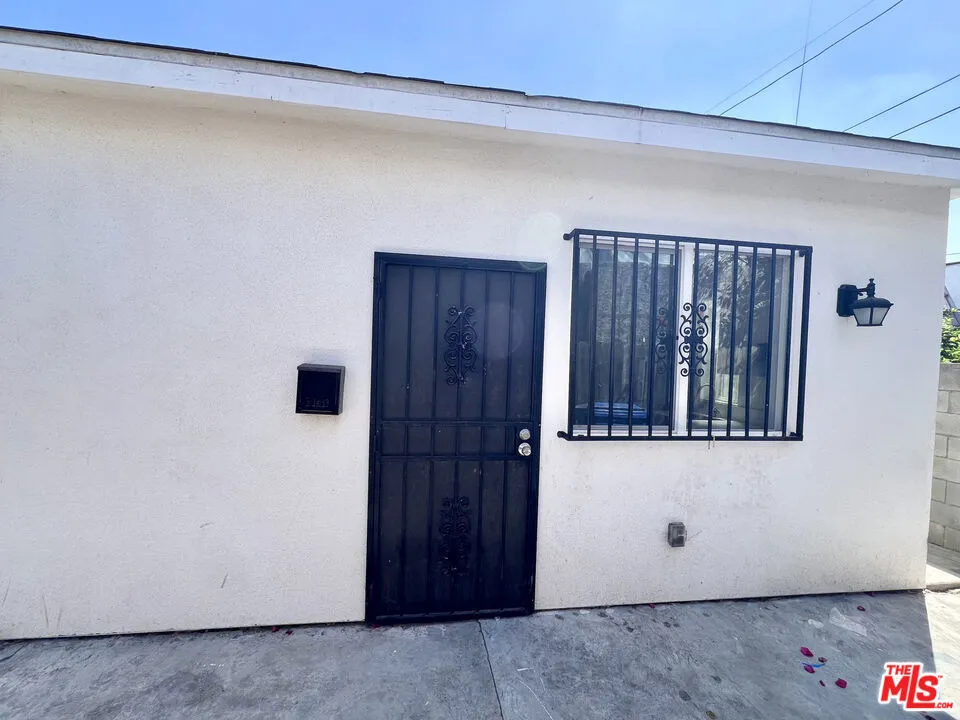 446 W 88th Street #1/2 Los Angeles, CA 90003