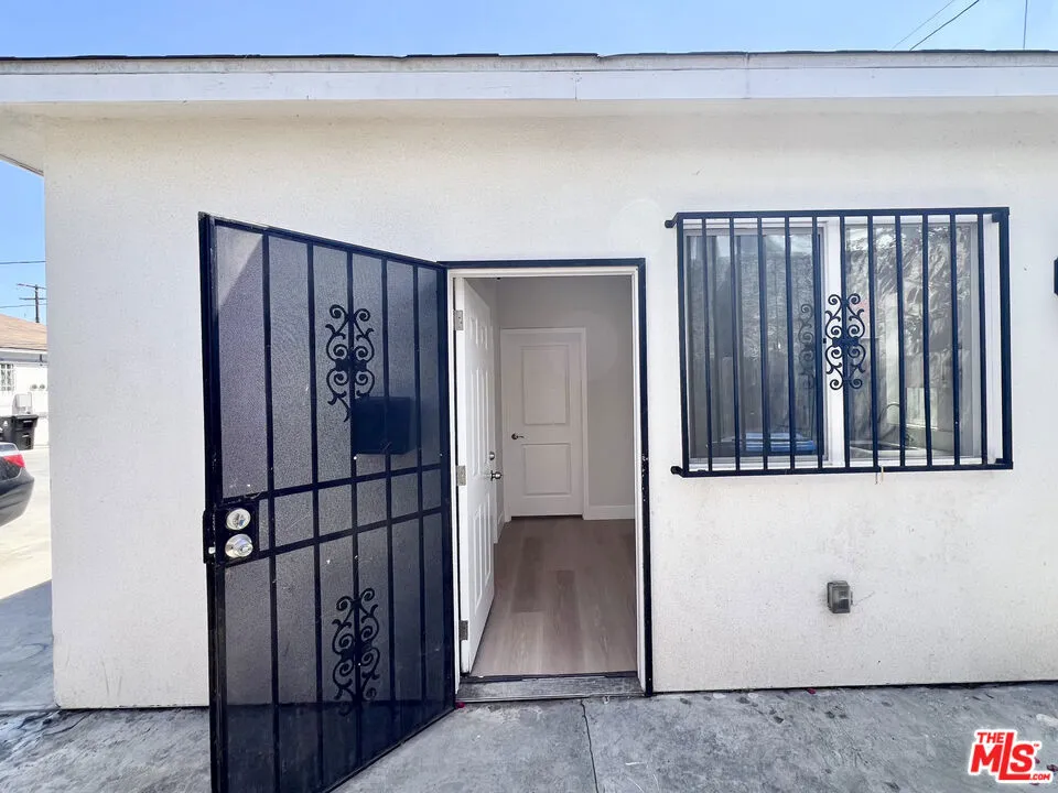 446 W 88th Street #1/2 Los Angeles, CA 90003