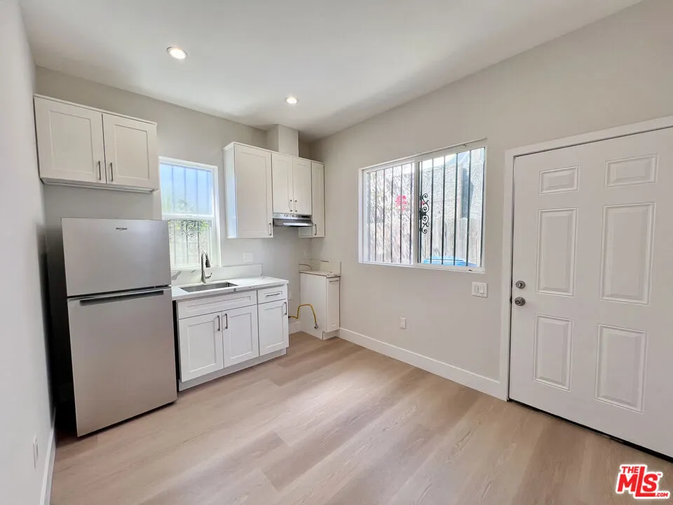 446 W 88th Street #1/2 Los Angeles, CA 90003