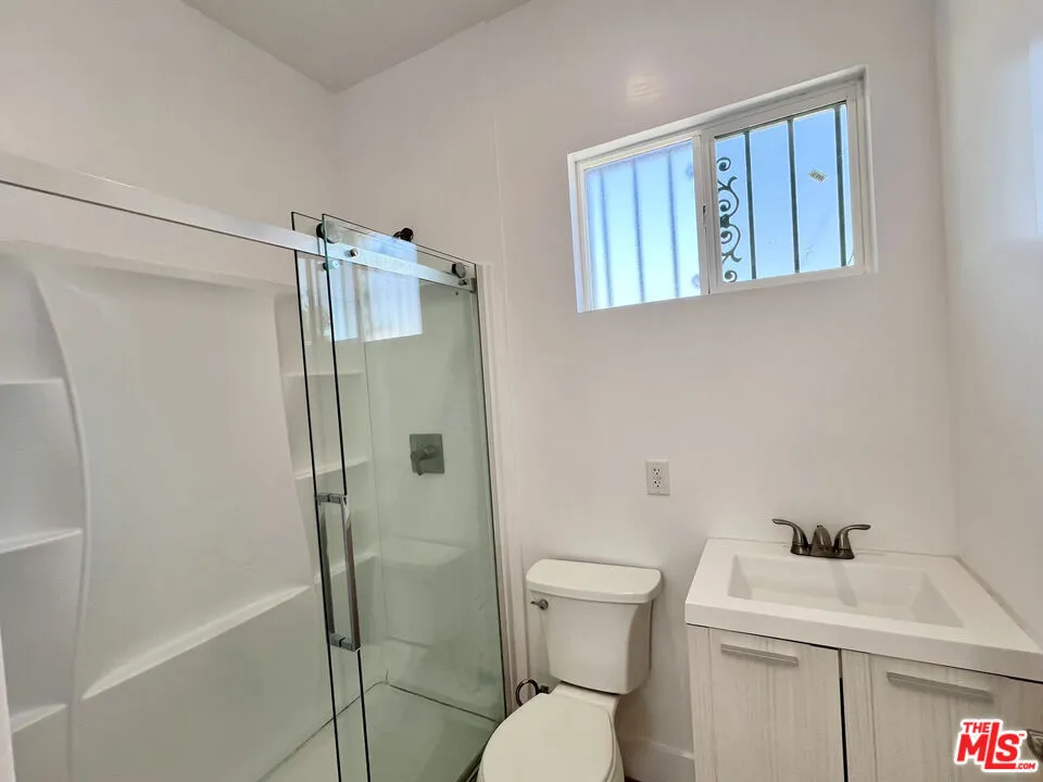 446 W 88th Street #1/2 Los Angeles, CA 90003