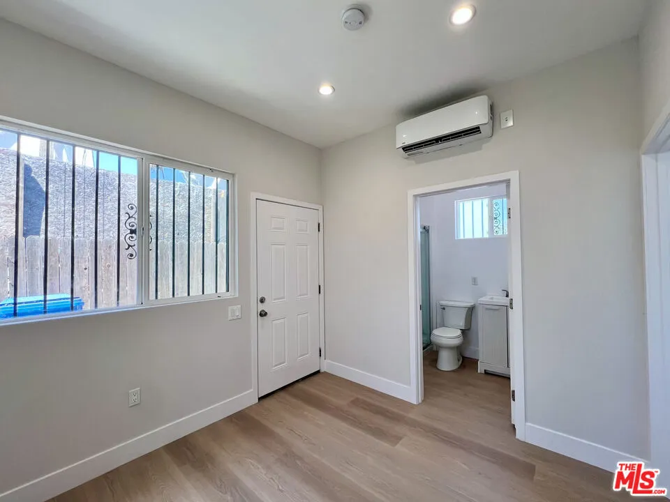 446 W 88th Street #1/2 Los Angeles, CA 90003