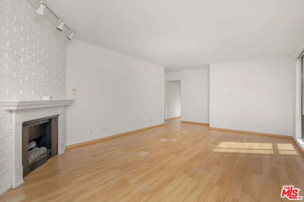 953 4th Street #300 Santa Monica, CA 90403
