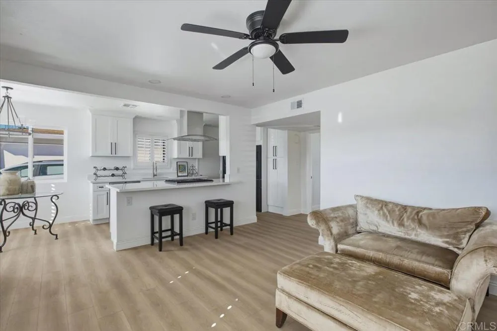 3658 AQUA Oceanside, CA 92056