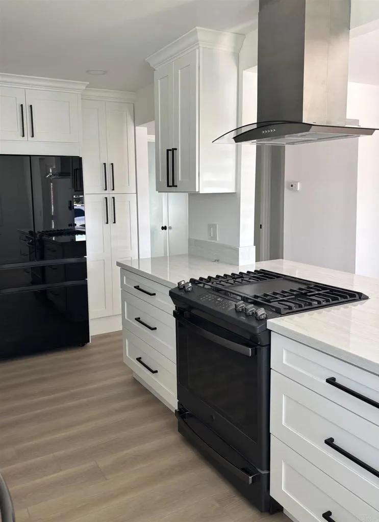 3658 AQUA Oceanside, CA 92056
