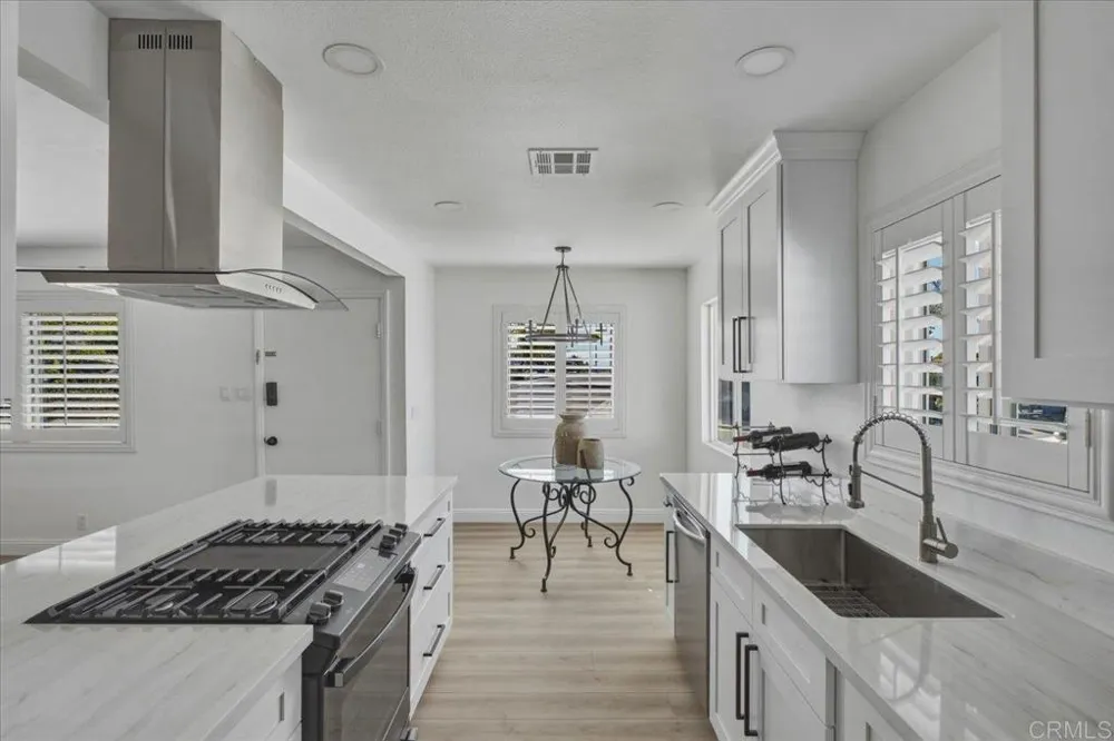3658 AQUA Oceanside, CA 92056