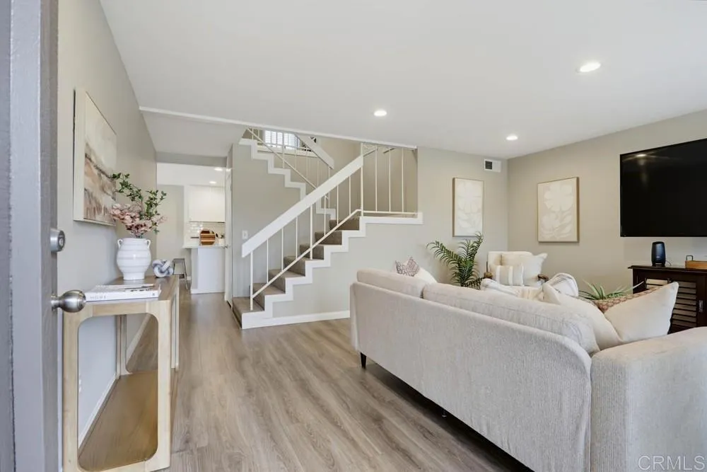 5441 Escarchosa Lane San Diego, CA 92124