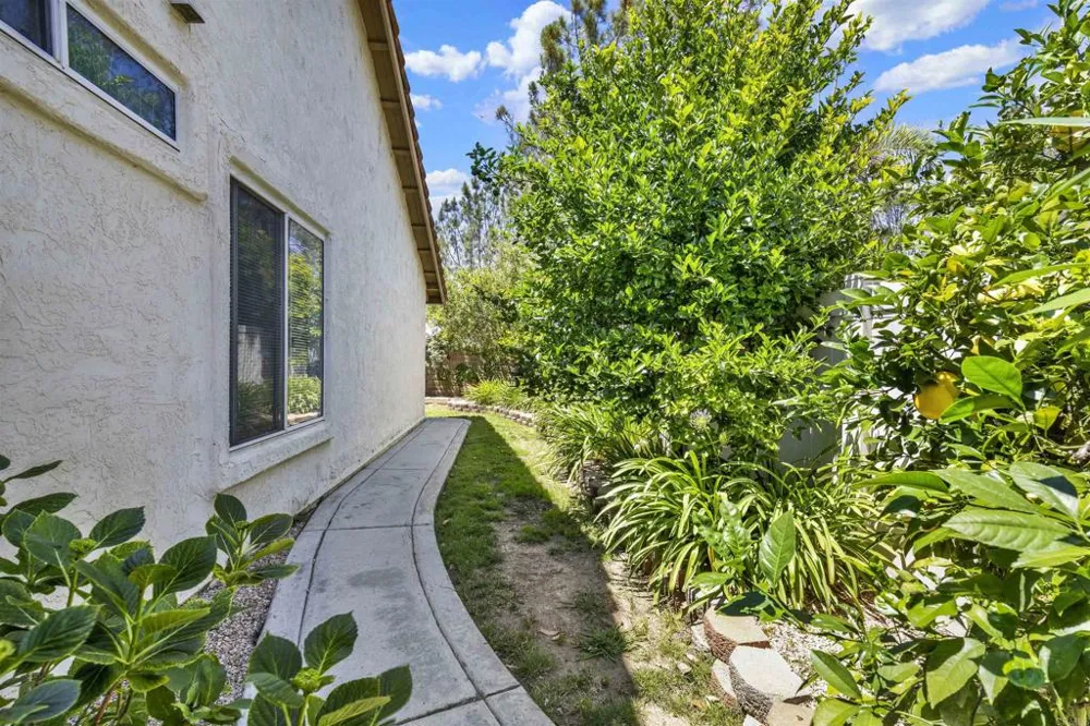 5179 Via Mindanao Oceanside, CA 92057
