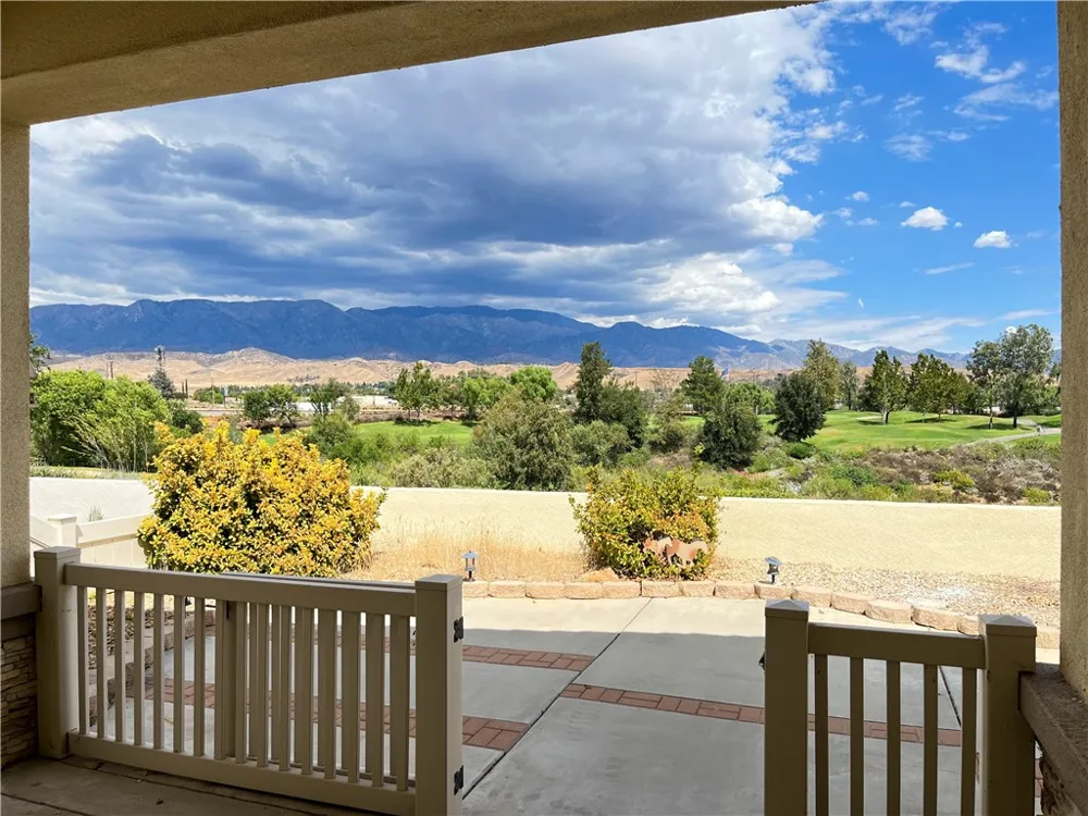 512 Brooklawn Banning, CA 92220