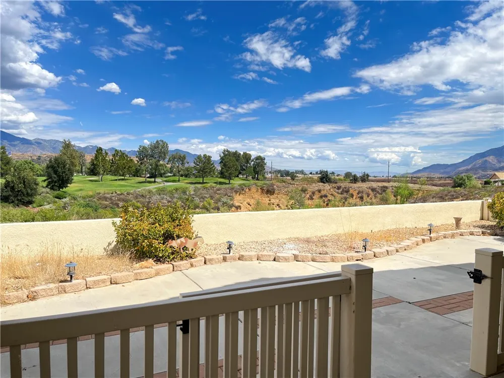 512 Brooklawn Banning, CA 92220