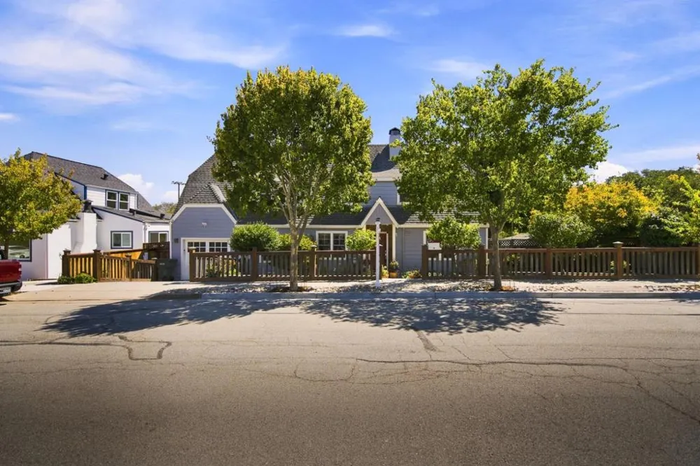 1035 Chadbourne Avenue Millbrae, CA 94030