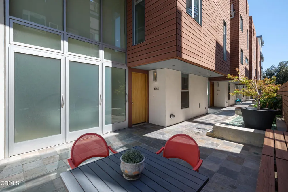 141 S Hudson Avenue #104 Pasadena, CA 91101